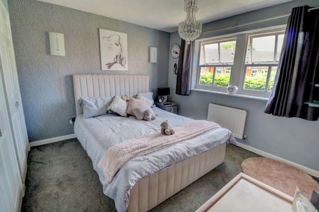 House in Worcester - View 5