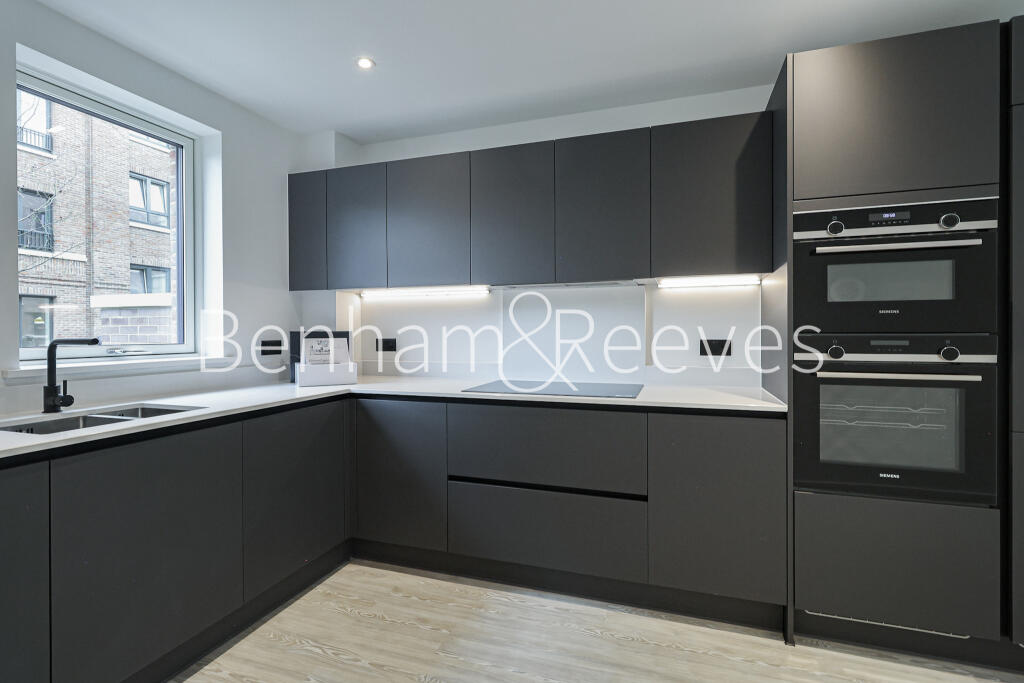 Main image of property: Cowan Gardens, Highgate, N15 
