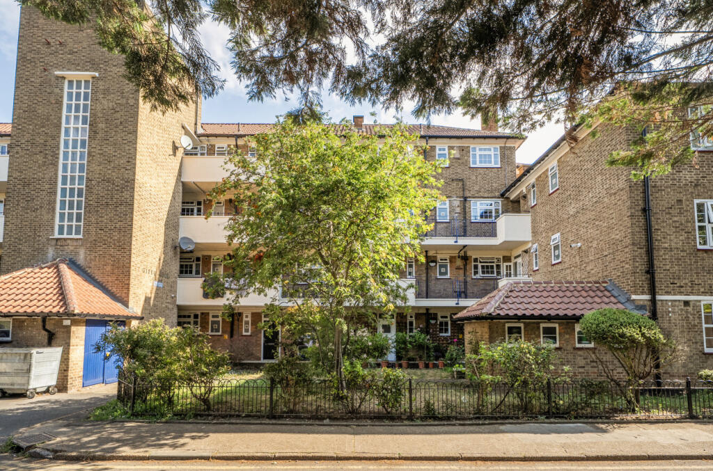 Main image of property: London Road, Mitcham, CR4