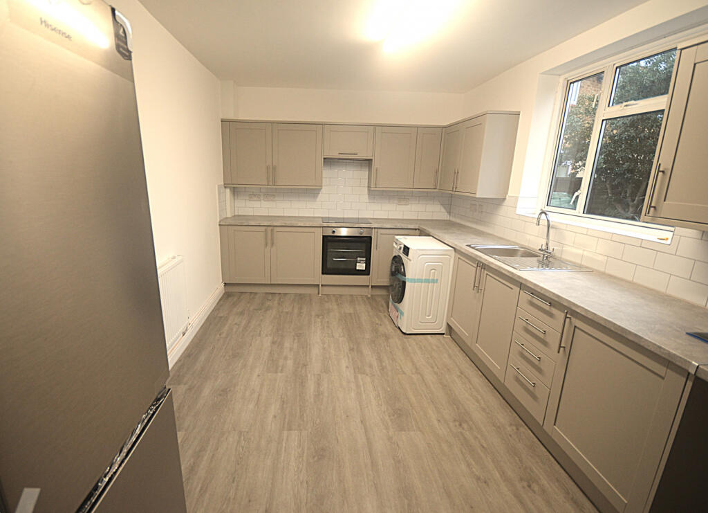 Main image of property: Dagenham, RM10