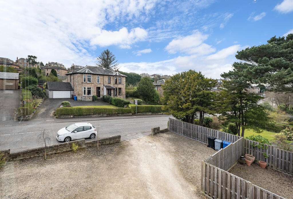 Apartment in Glasgow, South Lanarkshire - View 4
