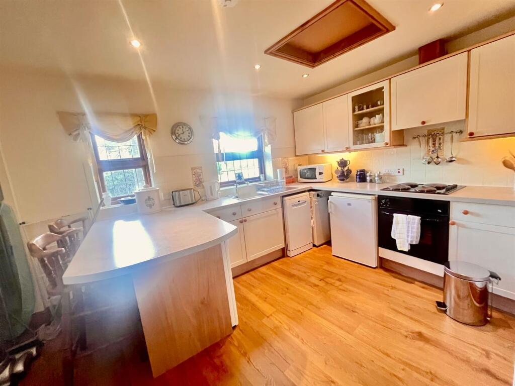 House in Lincoln - View 5