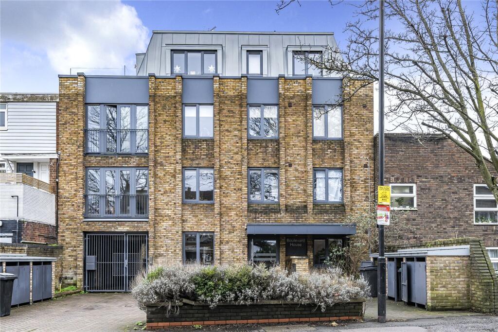 Main image of property: Fortis Green, London, N2