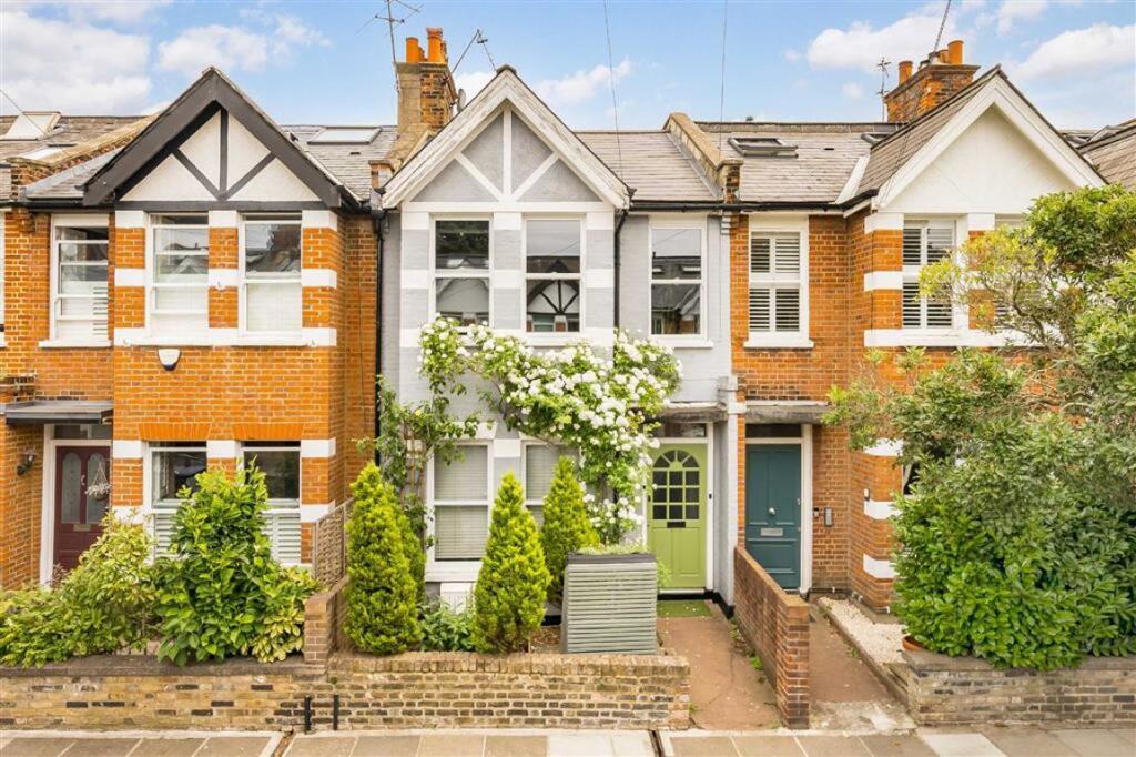 Main image of property: Second Avenue, Mortlake