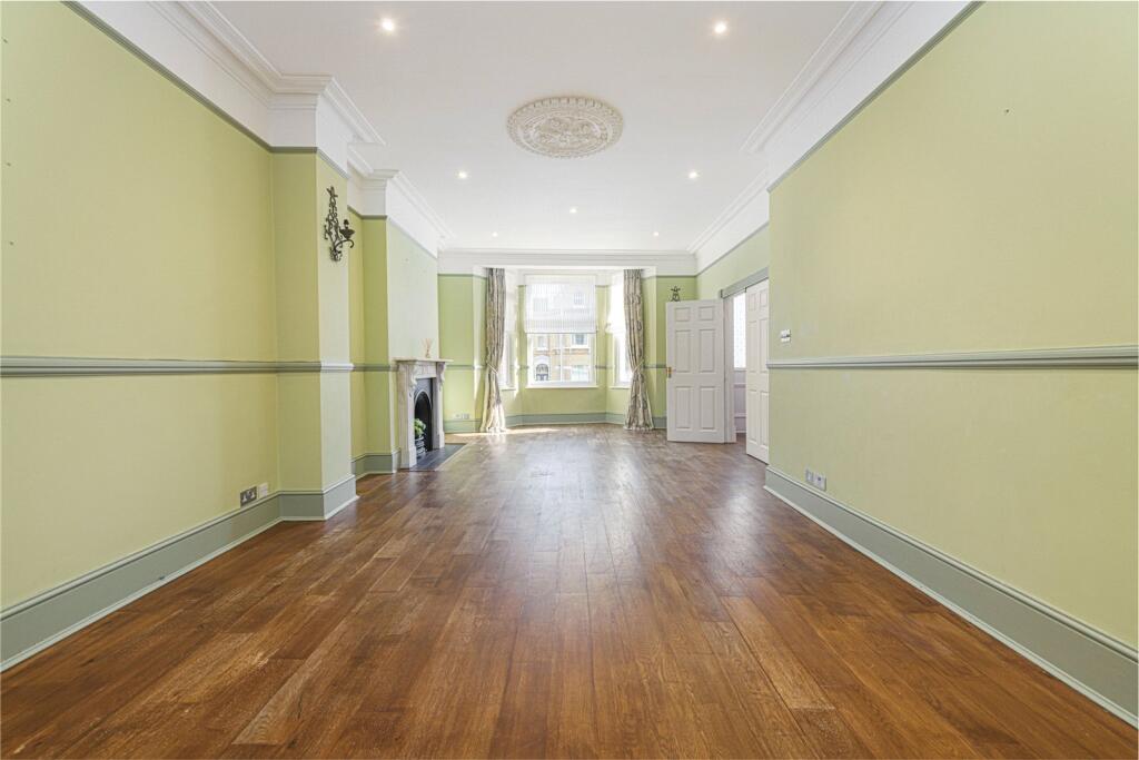 House in London - More