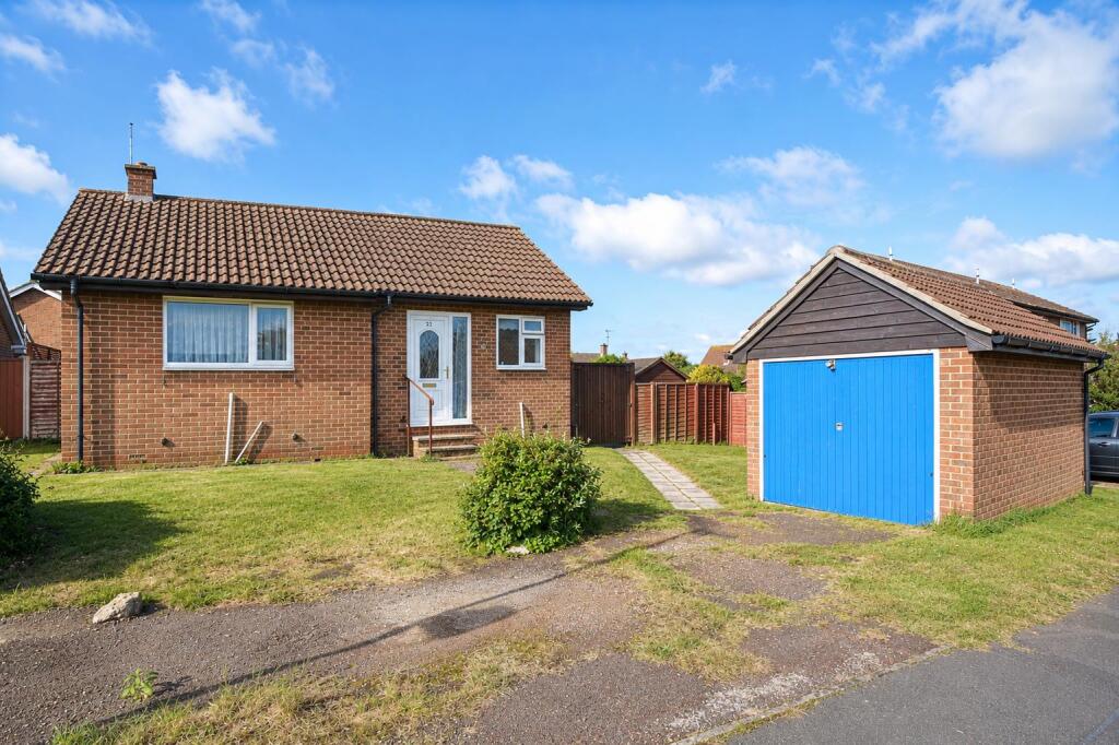 Main image of property: CHAIN FREE * LAKE