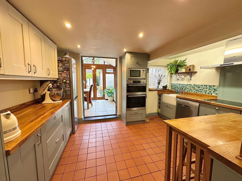 House in Hardingstone, West Northamptonshire - View 5
