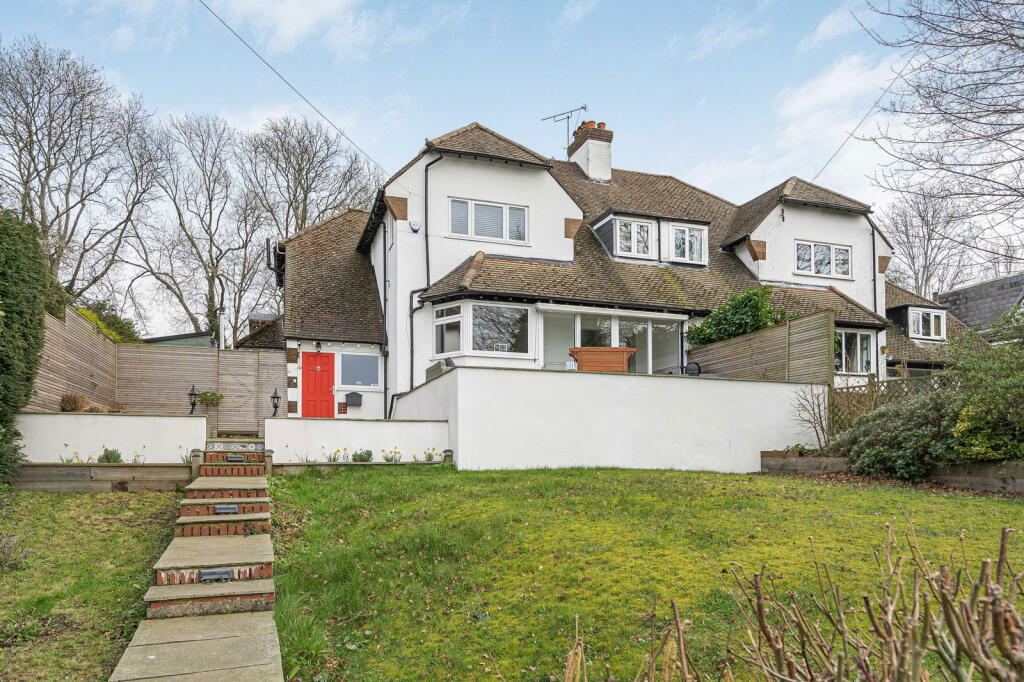 4-bed semi-detached on Bradmore Way, Coulsdon, CR5 1PE, £900,000