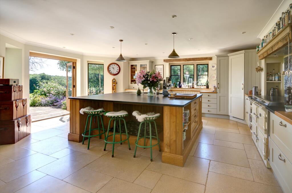 House in Stroud, Bowbridge, Brimscombe and Thrupp - More