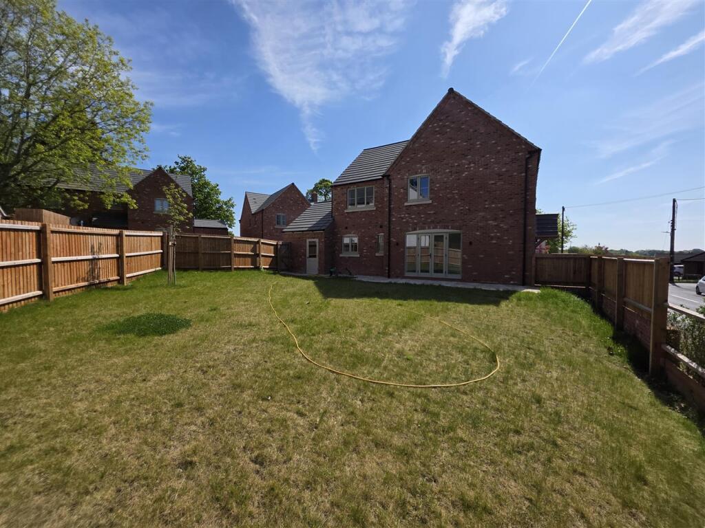 Main Street, Blackfordby, Swadlincote photo 2