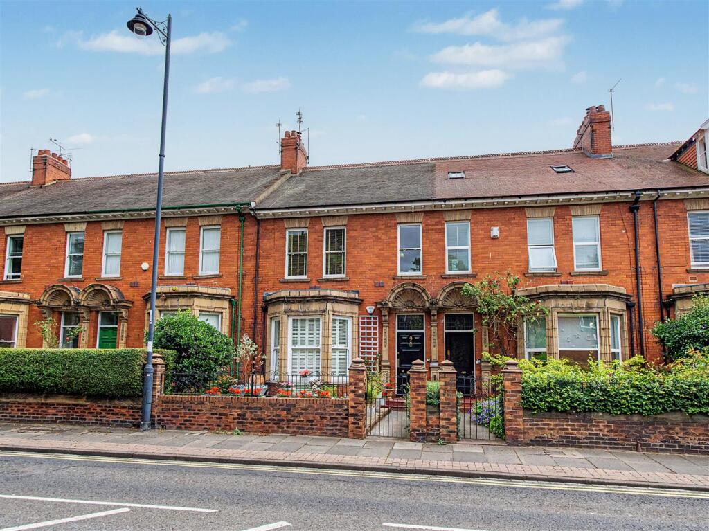 2-bed flat on Valebrooke, Ashbrooke, Sunderland, £129,950