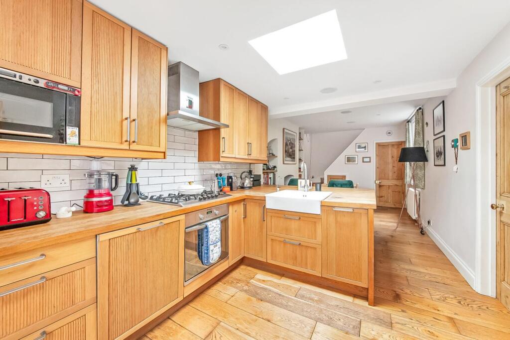 House in London - View 3