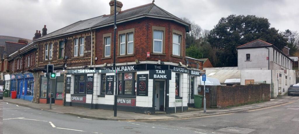 Main image of property: 44b Tredegar Street, Risca