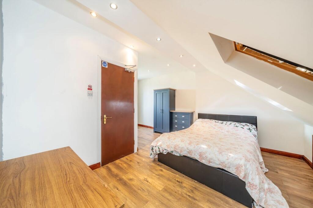 House in London - View 4