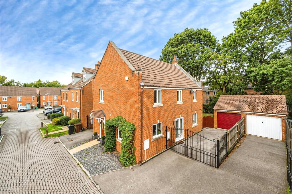 Main image of property: Kingfisher Grove, Three Mile Cross, Reading, Berkshire, RG7