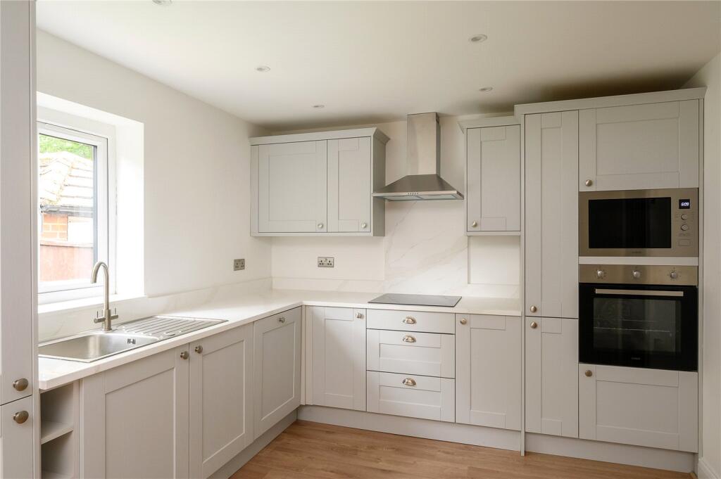 House in Leeds, Alwoodley - View 4