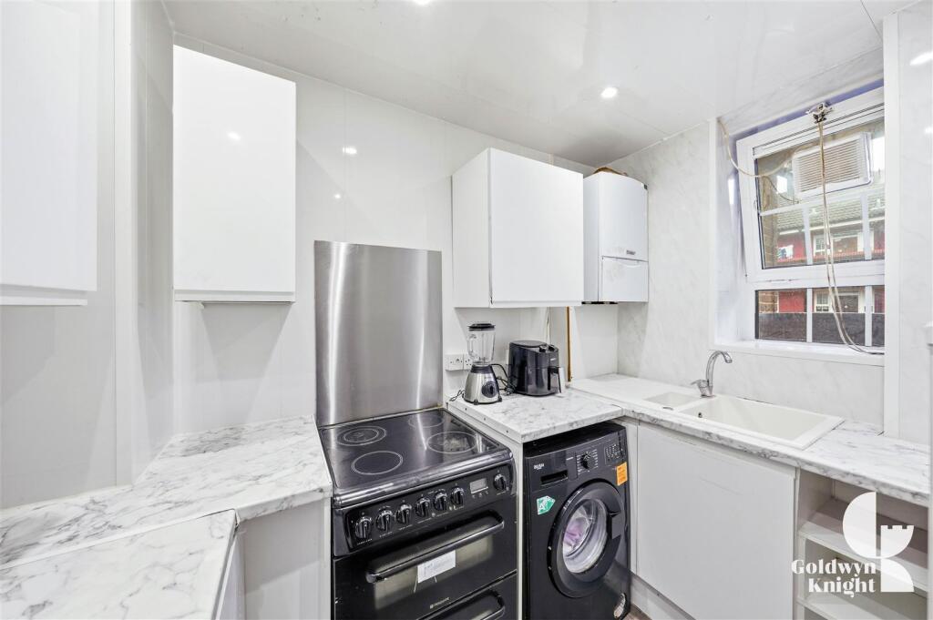 3-bed flat on Haddo House, London, £399,999