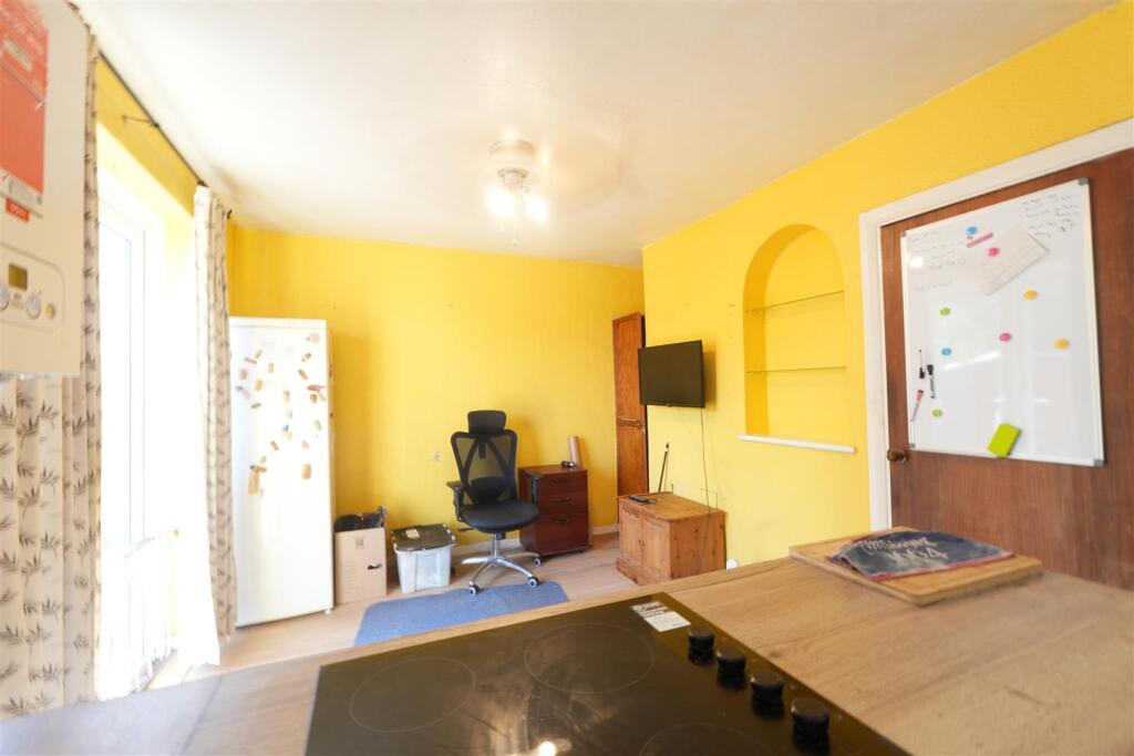 House in Eton Wick, Windsor and Maidenhead - More
