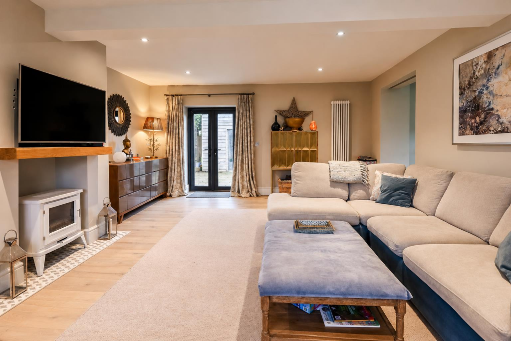 House in Cherwell, Duns Tew - More