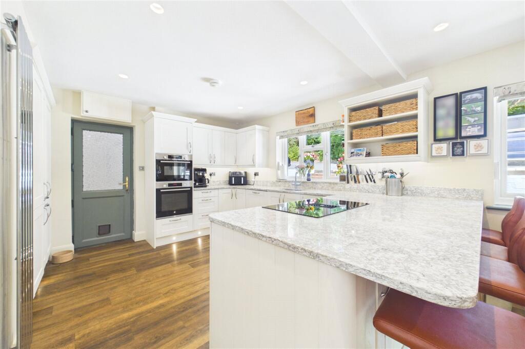 House in Burghfield Common, Burghfield - View 6