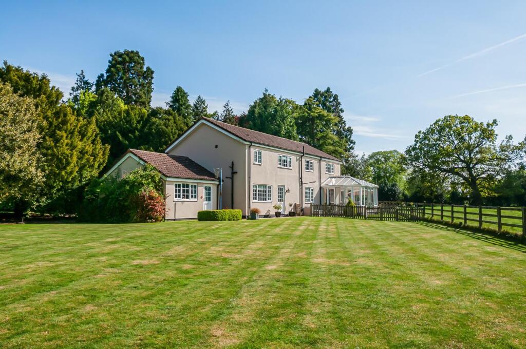 Main image of property: Lilac Cottage, Redwood Drive, Brandesburton, YO25 8UH