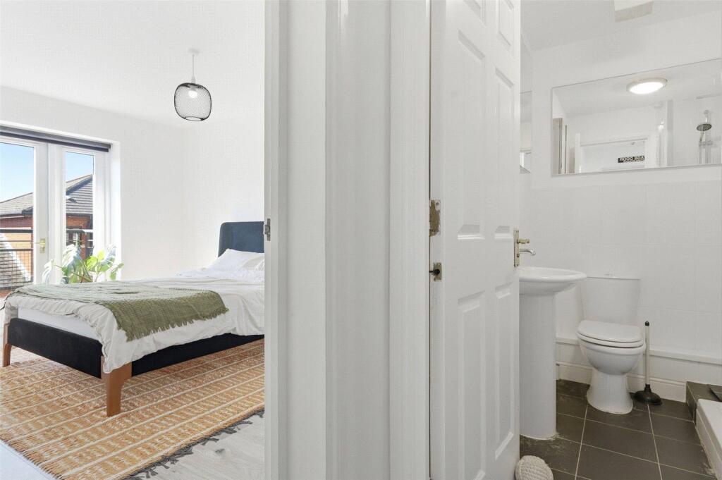Apartment in London - More