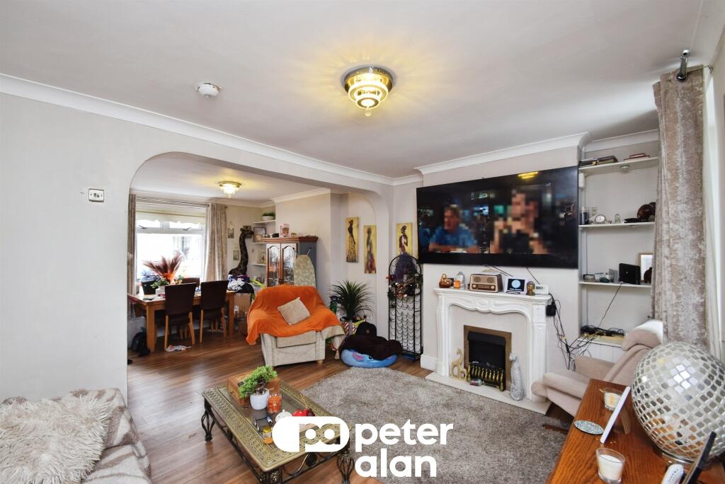 House in Newport - View 3