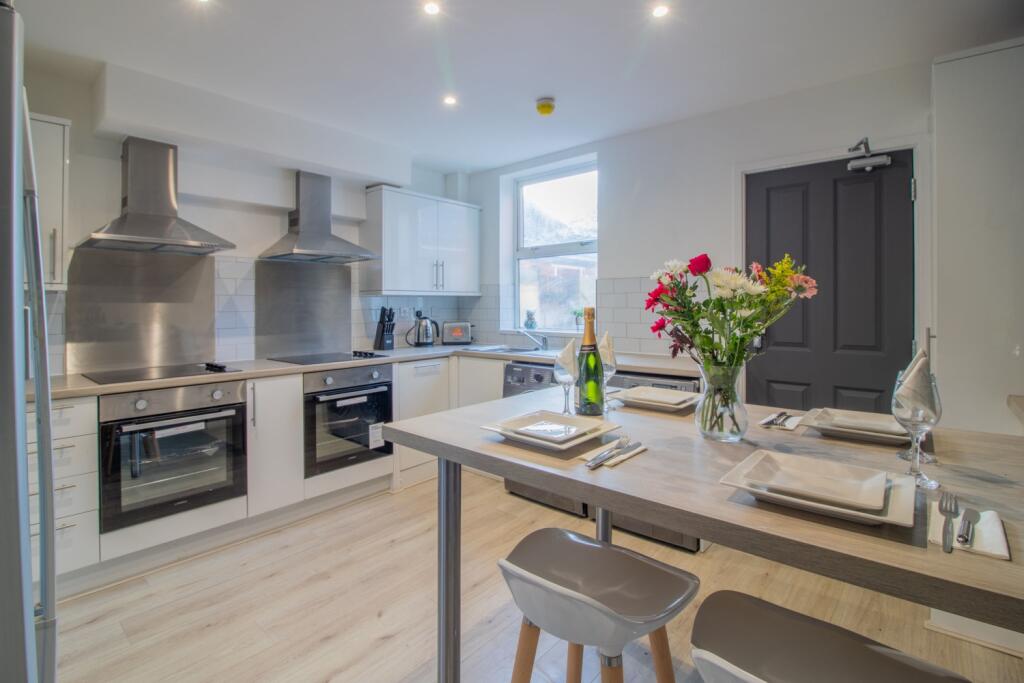 Main image of property: 23, Evelyn Street, Beeston, NOTTINGHAM, NG9