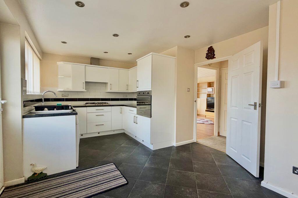House in Weston-super-Mare, Mead Vale, Preanes Green - More