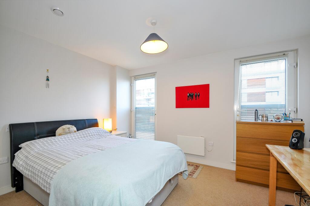 Apartment in Southall - View 5