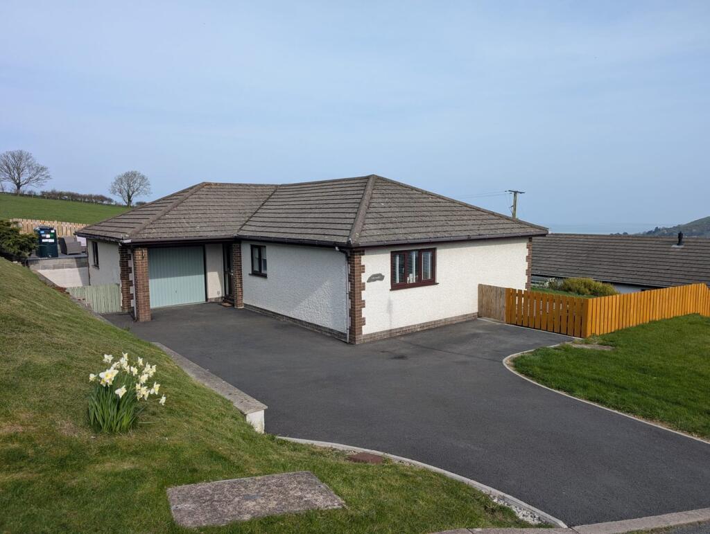 Main image of property: 5 Rhiwgoch, Aberaeron, SA46