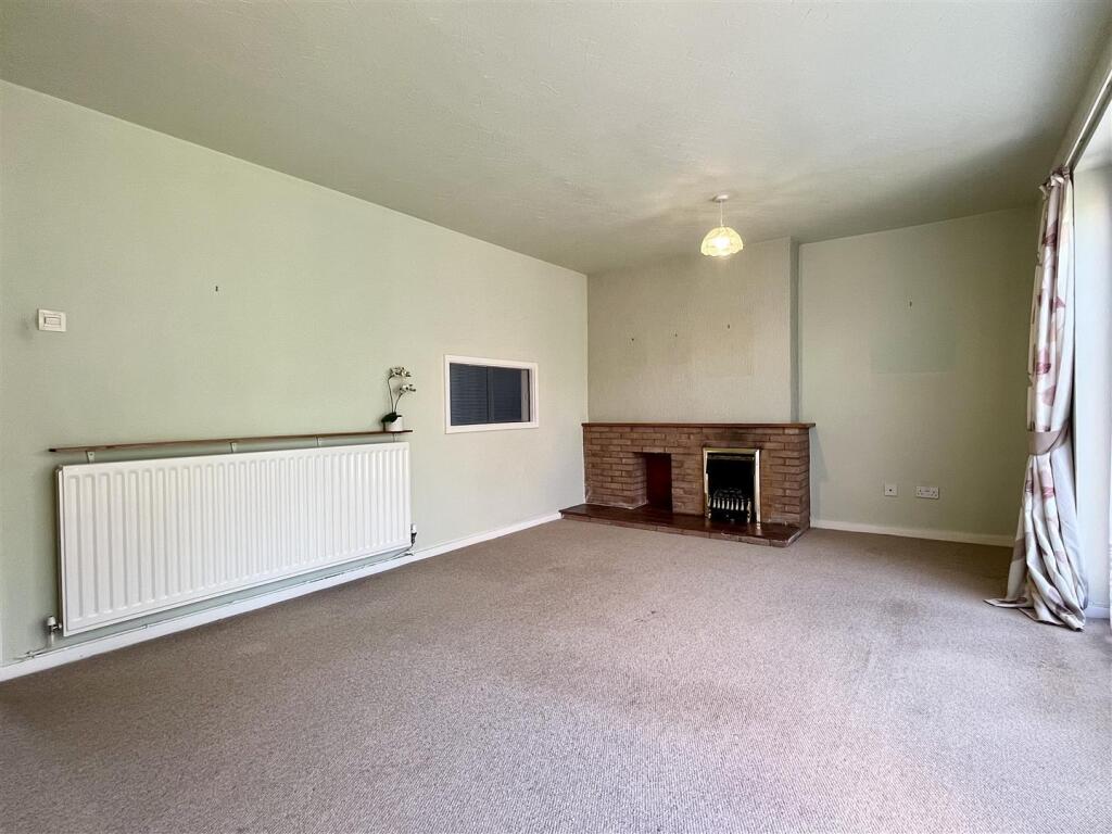 Avalon Close, Erdington, Birmingham photo 4