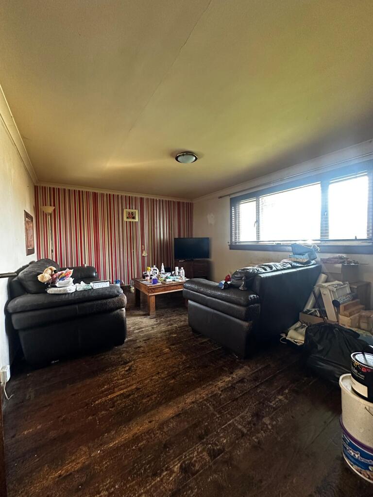 14 Shiel Walk, Livingston EH54 5AW photo 4