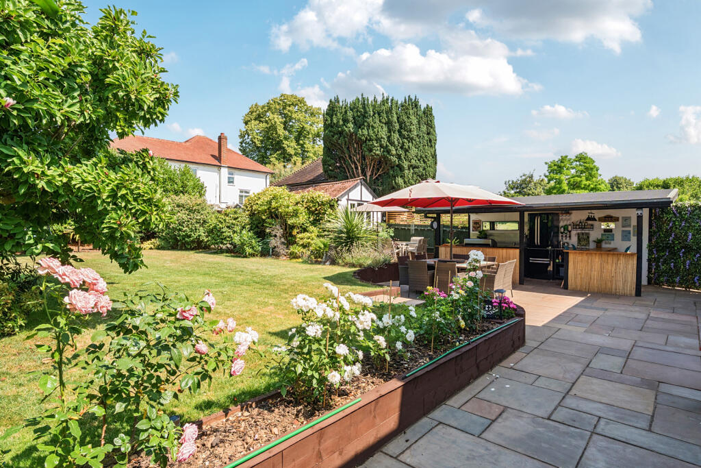 House in Sunbury-on-Thames, Surrey - View 4