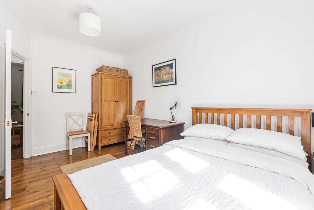 Apartment in St Albans - View 4