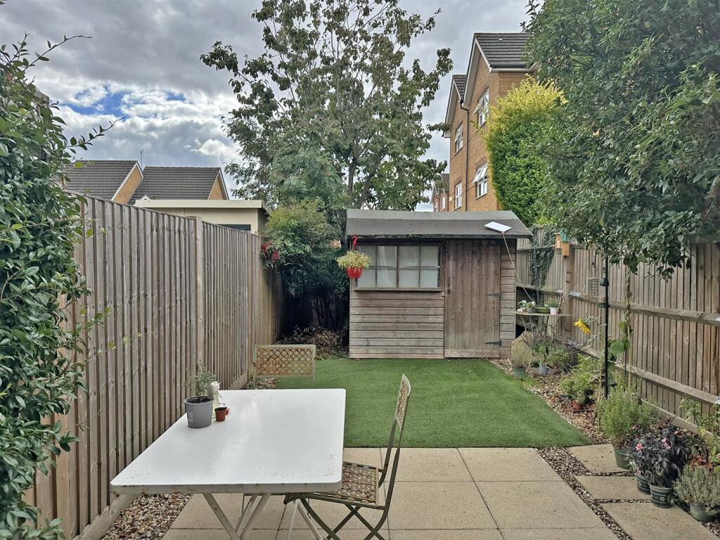 House in Reigate and Banstead, Earlswood
