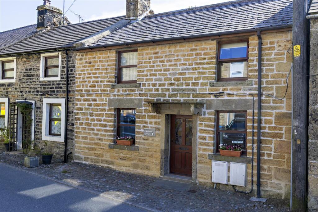 Main image of property: Appletree Cottage, Low Bentham
