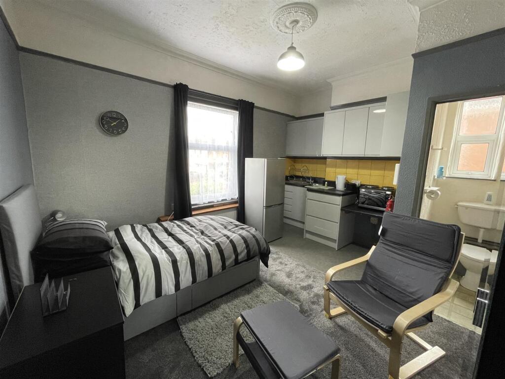 Main image of property: Wilton Avenue, The Polygon, Southampton