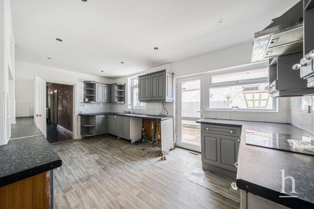 House in Wallasey, Liscard - View 2