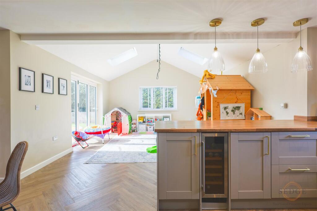House in Peterborough - View 4
