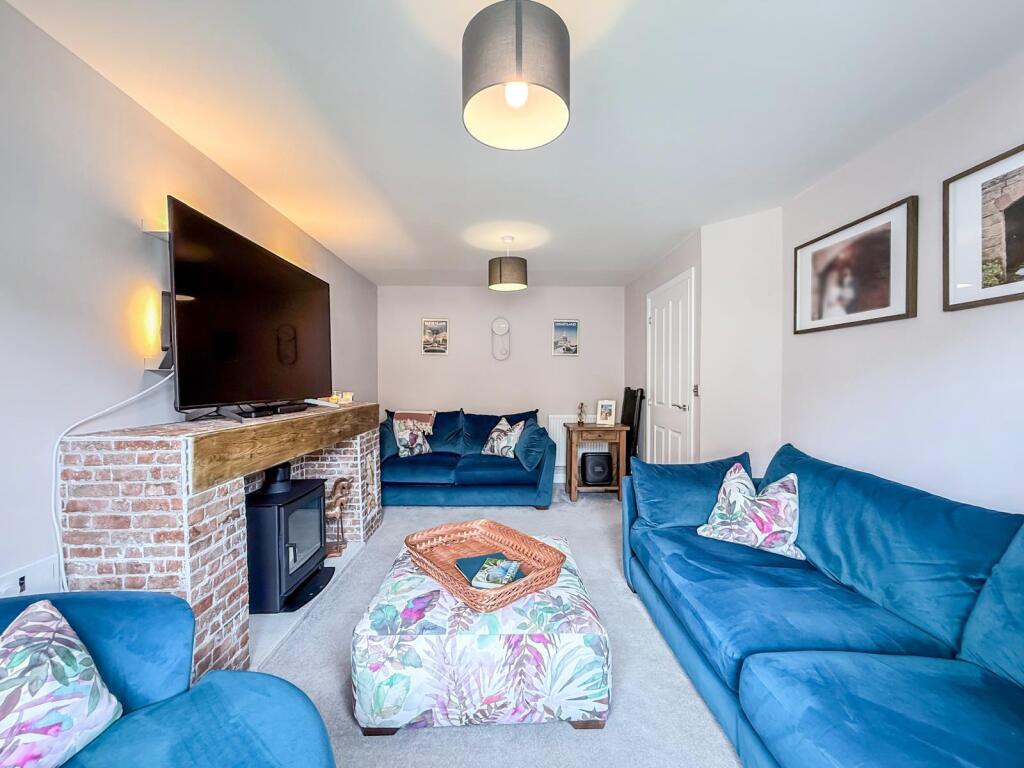 House in High Peak, Harpur Hill - View 3