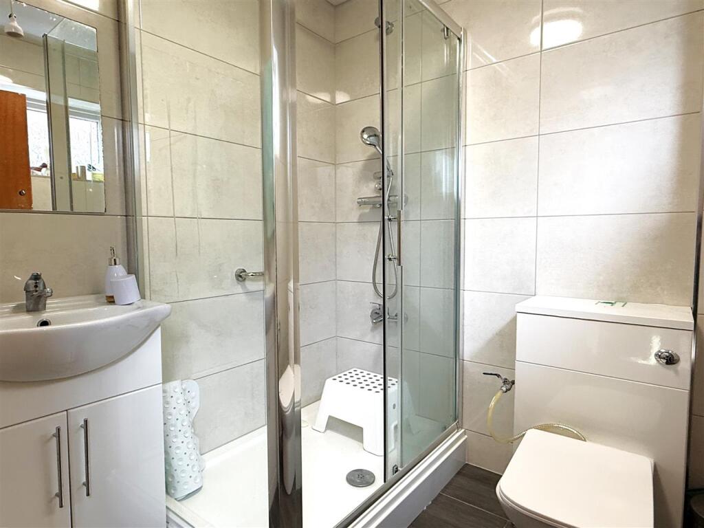 Apartment in Wolverhampton, West Midlands - View 5