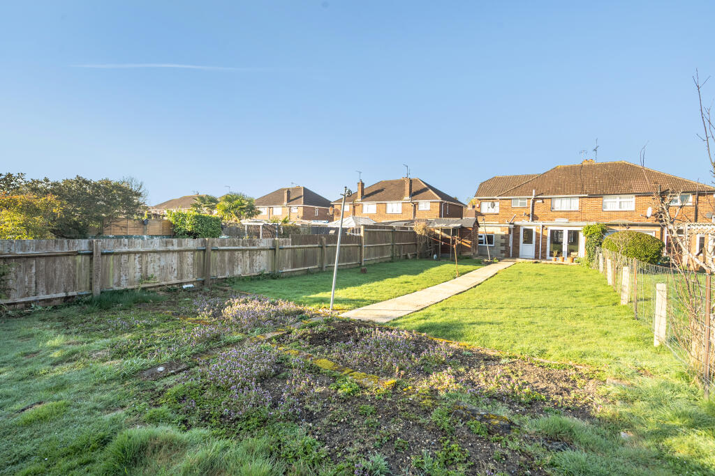 Nythe Road, Stratton St Margaret, Swindon, SN3 photo 2
