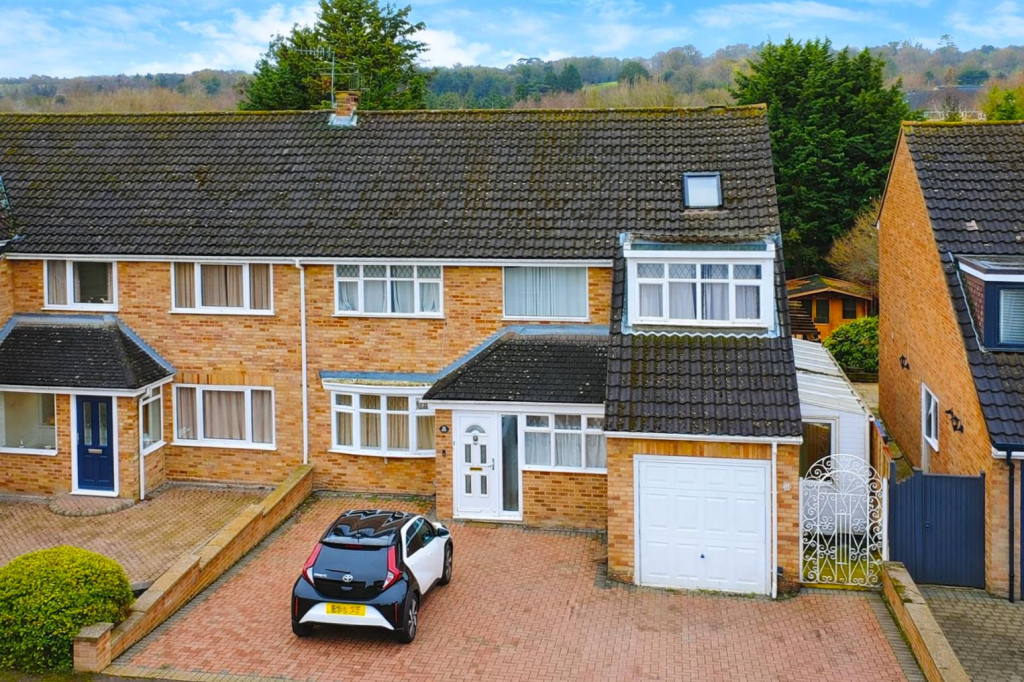Main image of property: Pinecroft, Nash Mills, Hemel Hempstead