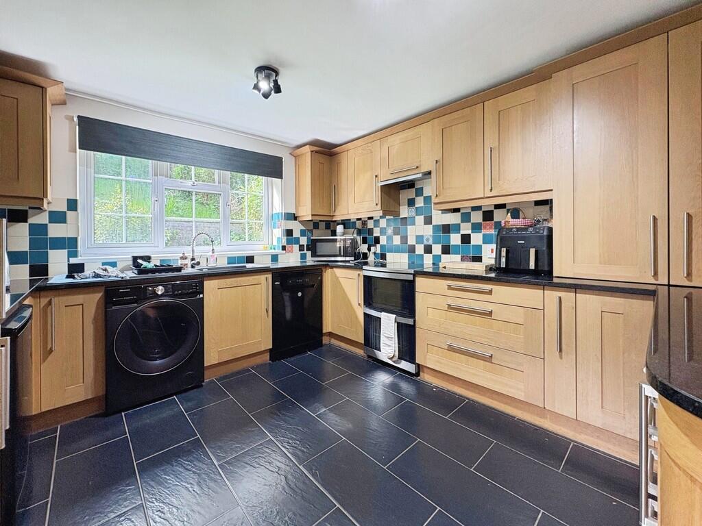 Cherry Tree Drive, Yeovil photo 3