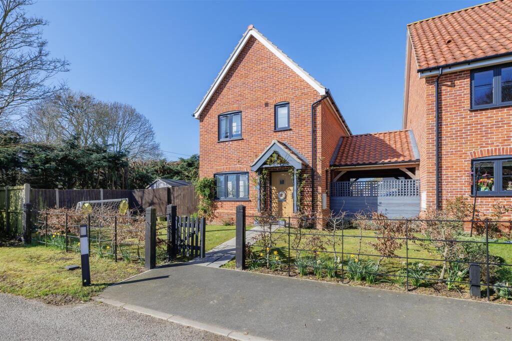 Main image of property: Felgate Close, Laxfield, Woodbridge