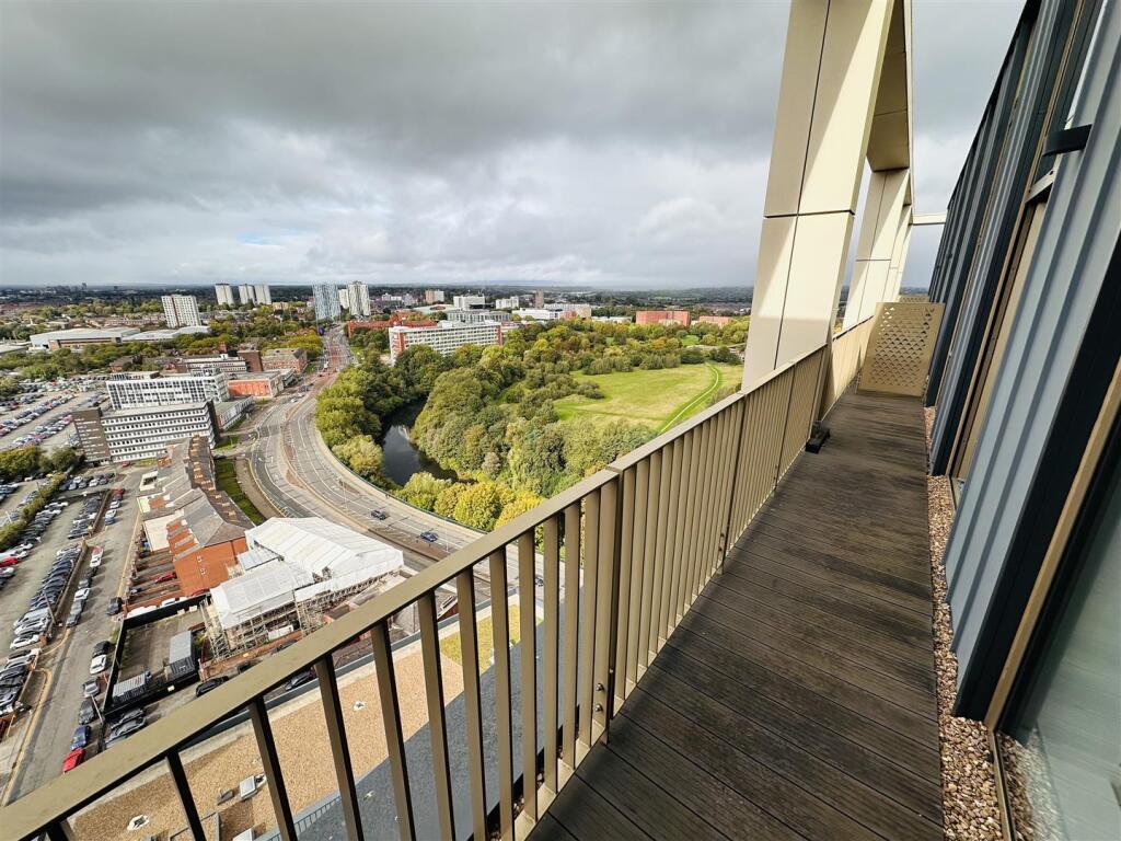 Apartment in Manchester - View 3