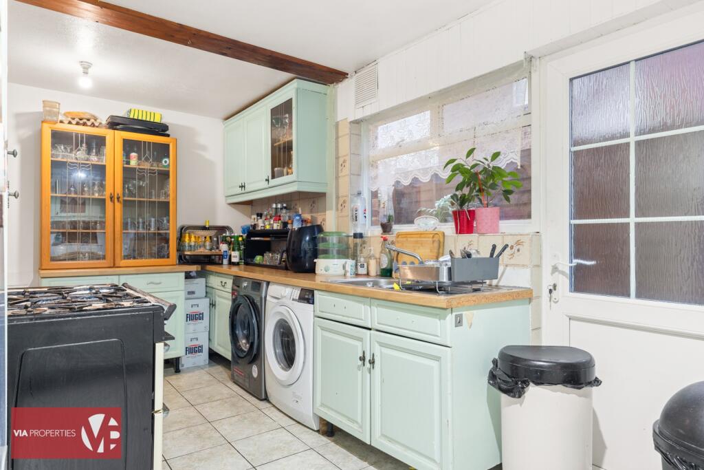Ware Road, Hoddesdon, EN11 photo 4