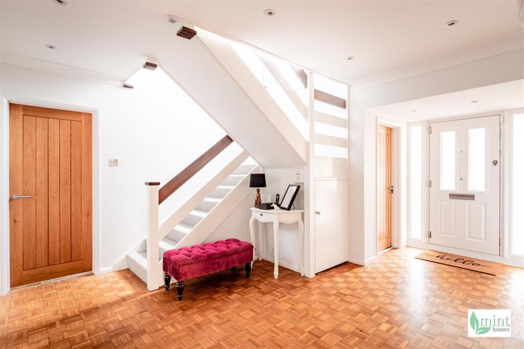 House in Guildford - View 4
