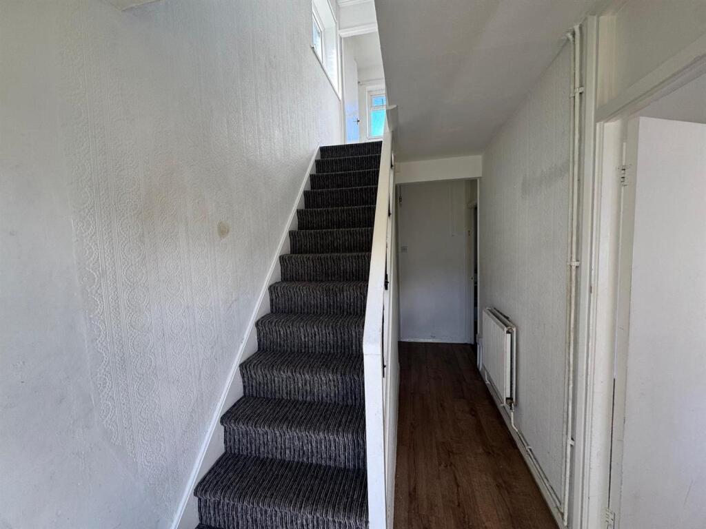 Summerlands Grove, Bradford photo 5